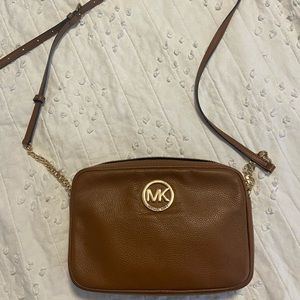 Micheal Kors crossbody bag
